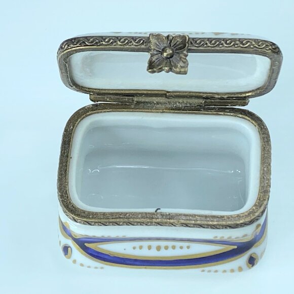 Blue Rectangle Pill Porcelain Limoges Trinket Box A33 - Picture 6 of 7